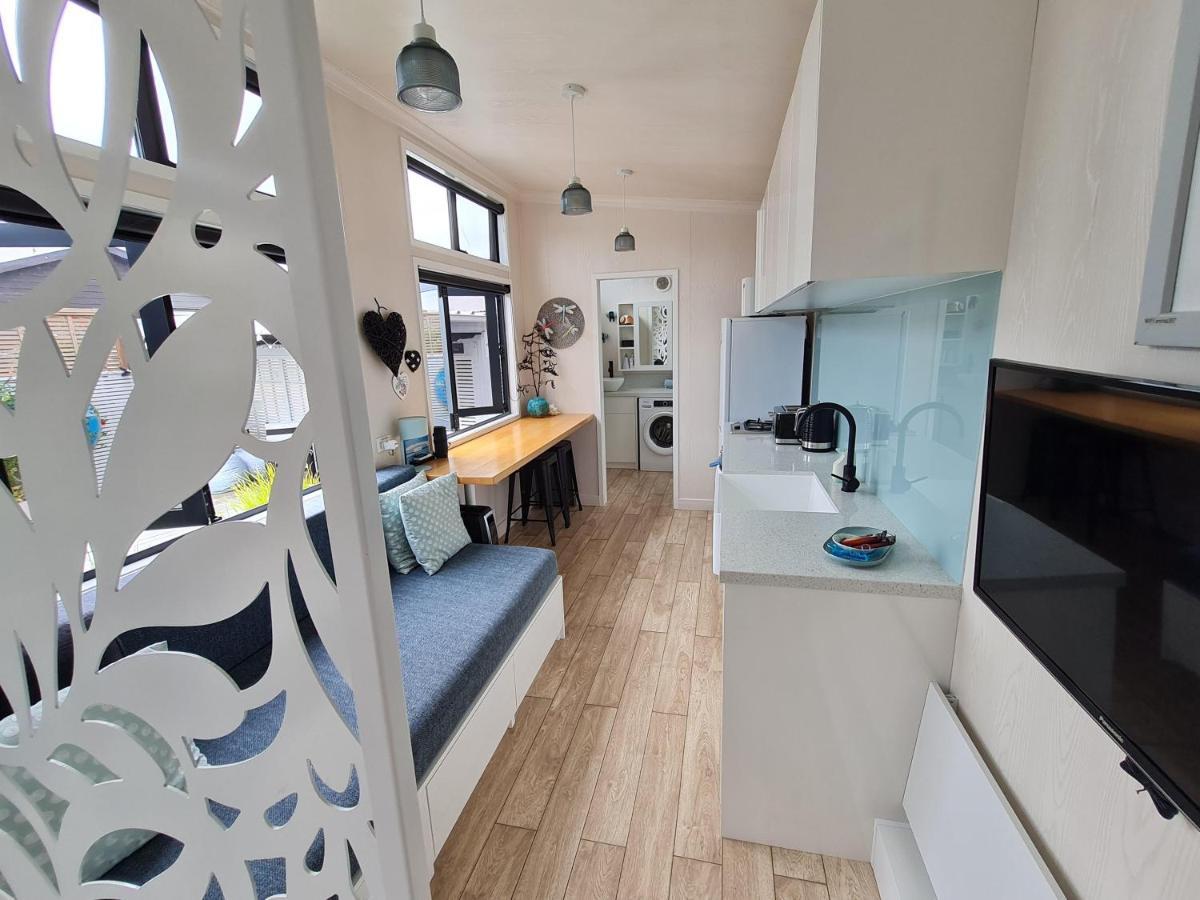 Aroha Tiny House Peka Peka Apartment Waikanae Exterior photo